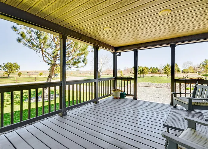 Serene Yellowstone Country Retreat W/ Deck & Views Holiday home
